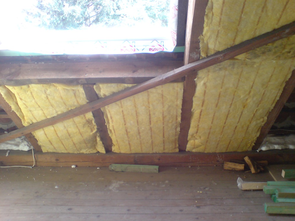 nachträgliche Dachdämmung für Ihren Altbau mit Zellulose